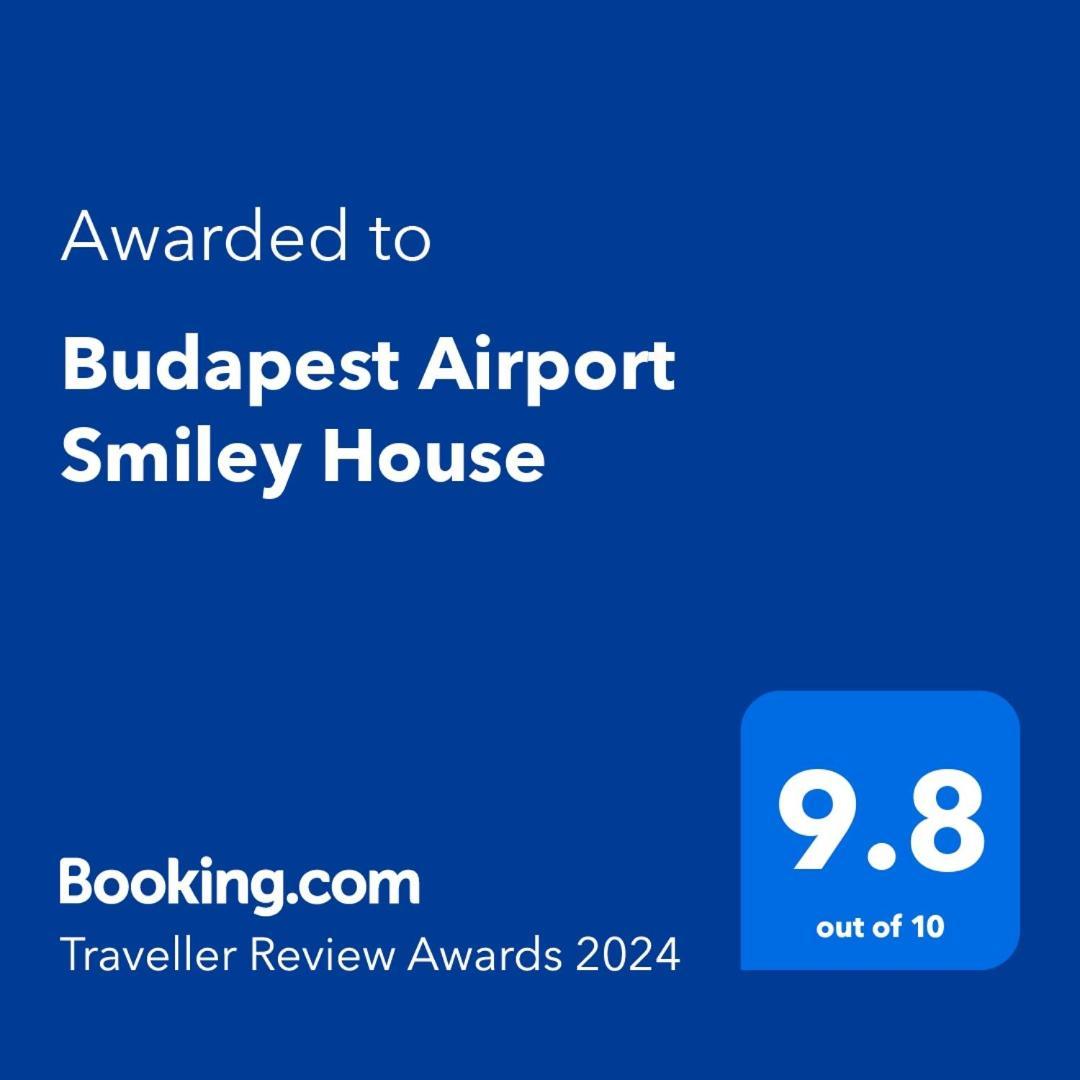Budapest Airport Smiley House Gyál Exteriör bild